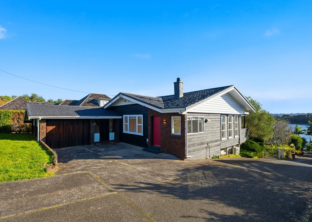 Photos of 308 Hurstmere Road