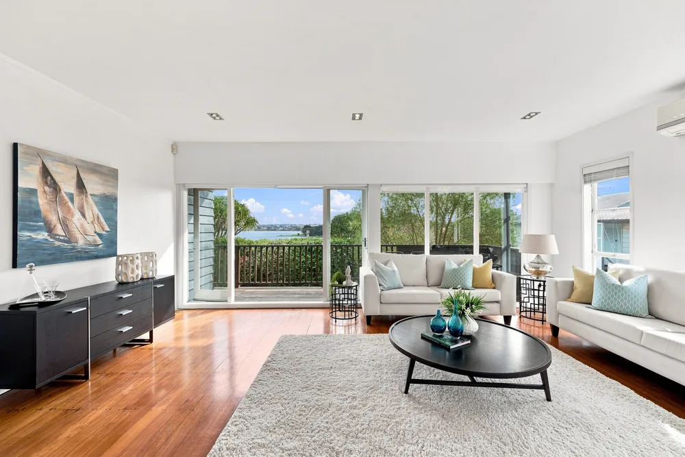 Photos of 308 Hurstmere Road