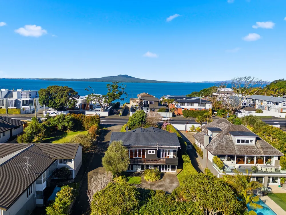 Photos of 308 Hurstmere Road