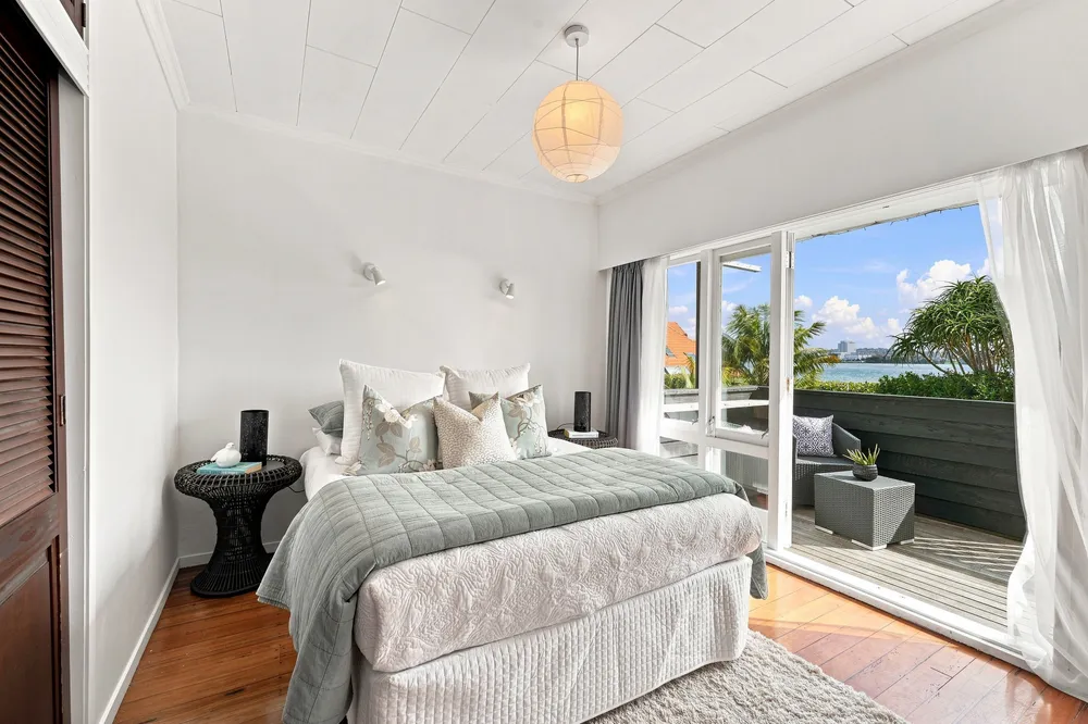 Photos of 308 Hurstmere Road