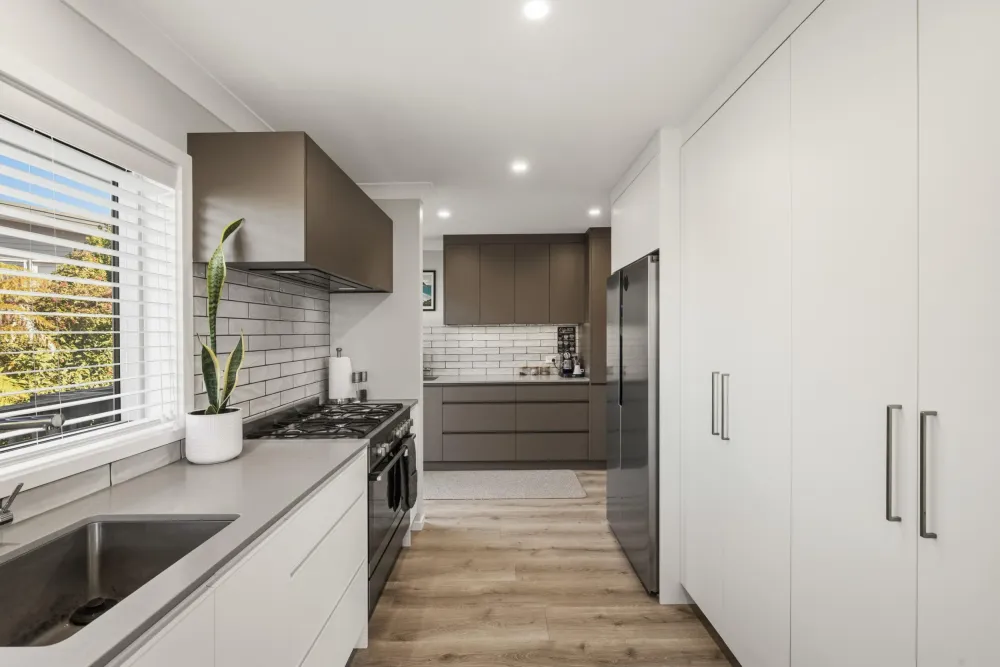 Photos of 30 Thirteenth Avenue
