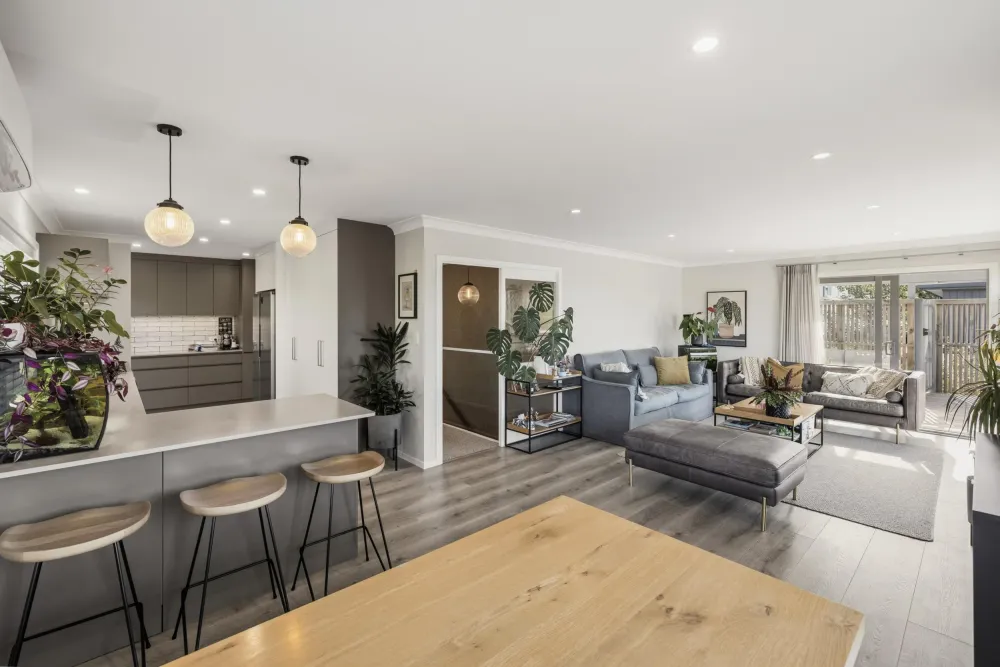 Photos of 30 Thirteenth Avenue