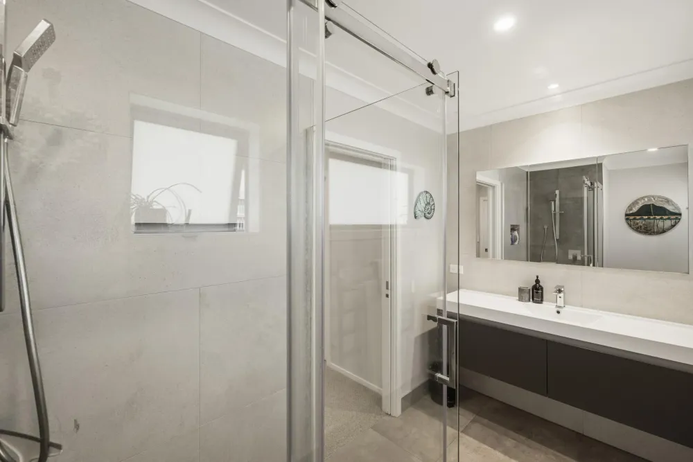 Photos of 30 Thirteenth Avenue