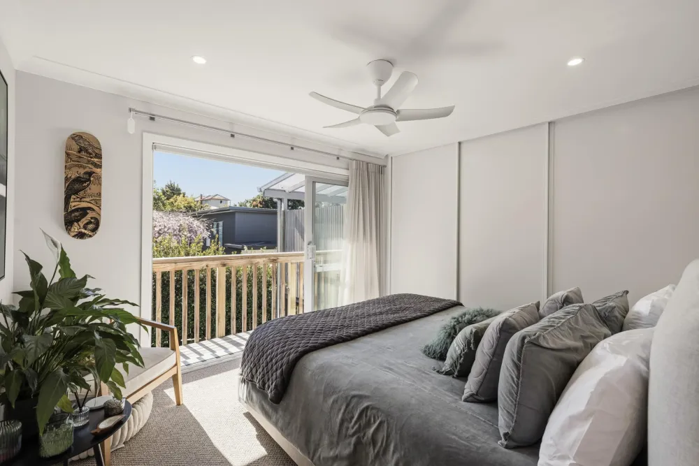 Photos of 30 Thirteenth Avenue