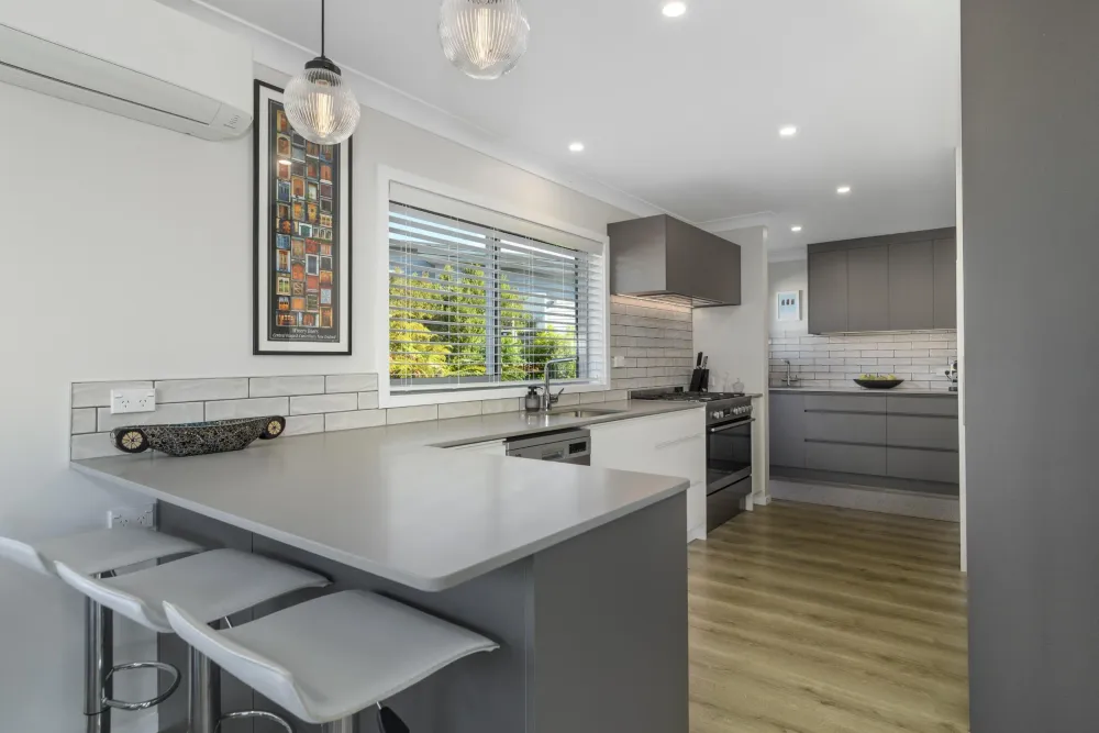 Photos of 30 Thirteenth Avenue