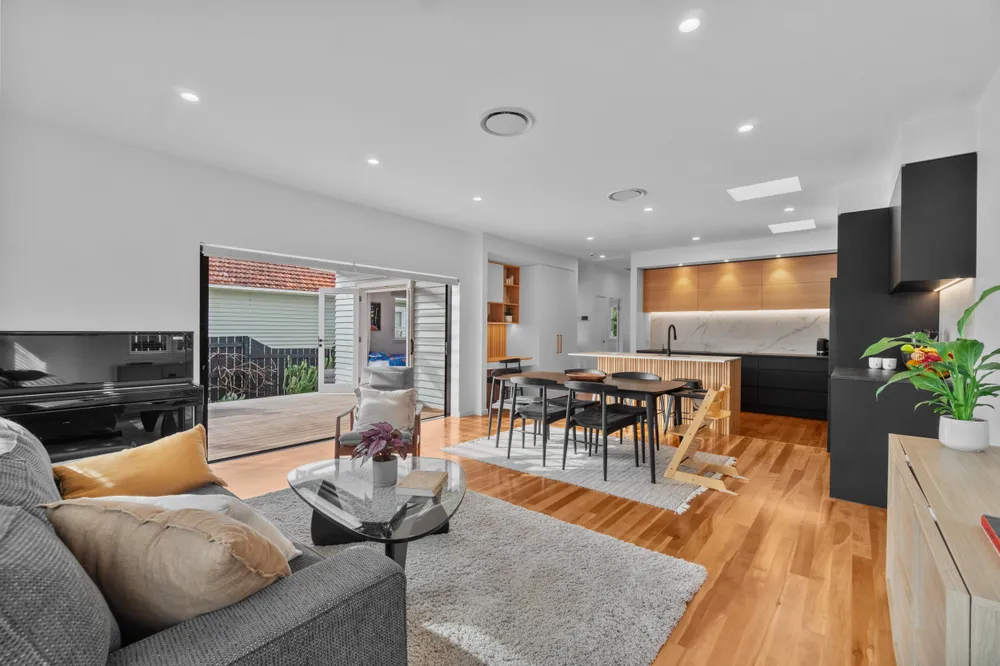 Photos of 28 Renfrew Avenue
