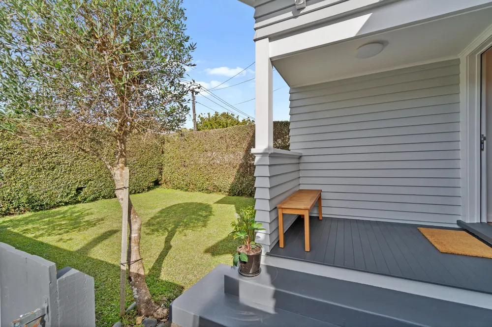 Photos of 28 Renfrew Avenue