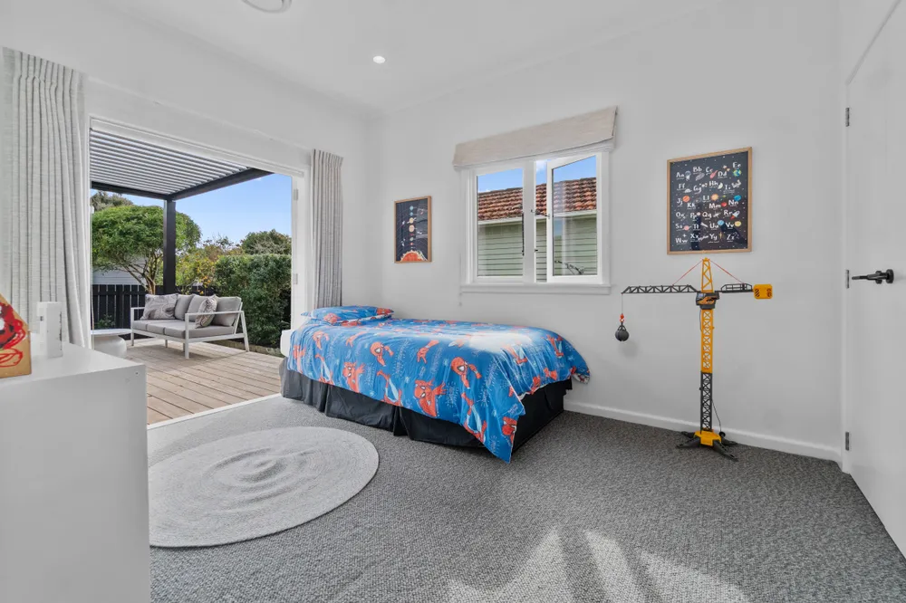 Photos of 28 Renfrew Avenue