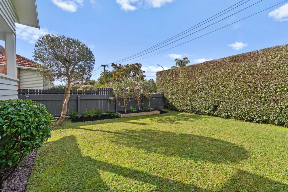 Photos of 28 Renfrew Avenue