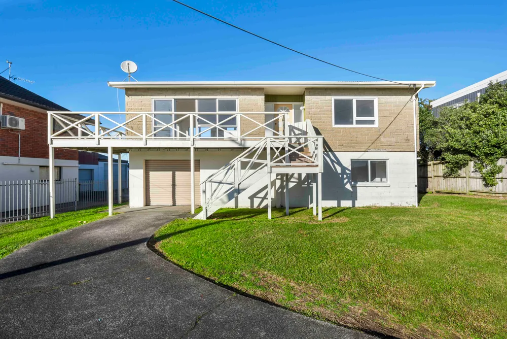 Photos of 195 Vipond Road