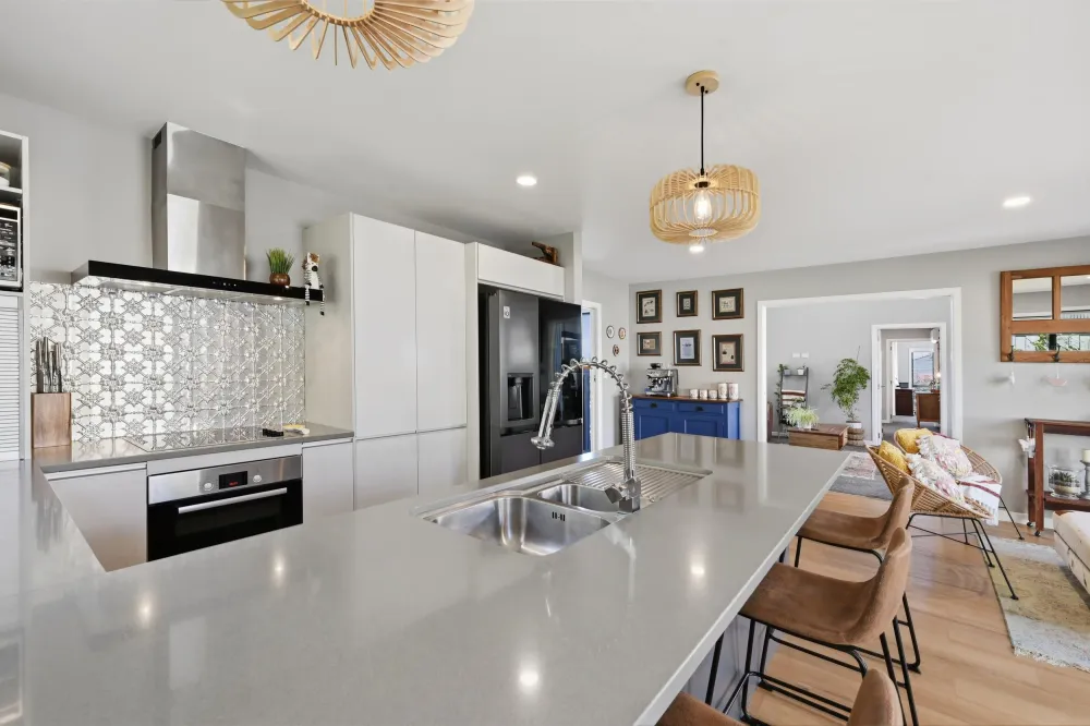 Photos of 2 Benmore Crescent