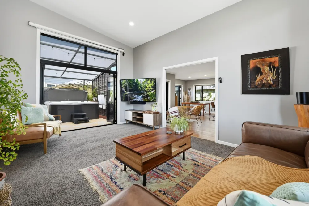 Photos of 2 Benmore Crescent