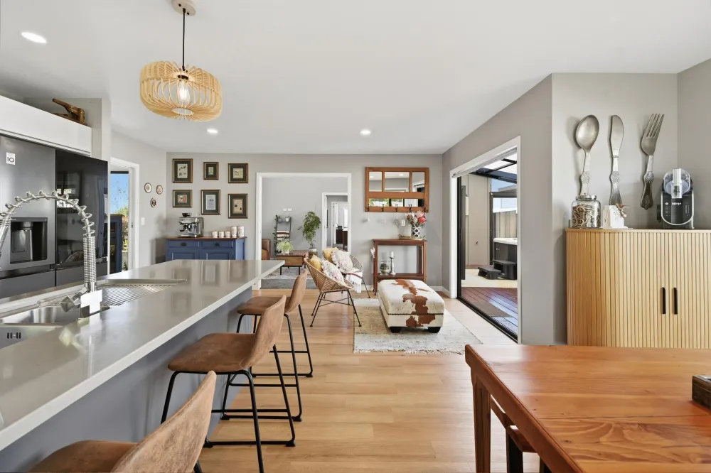 Photos of 2 Benmore Crescent