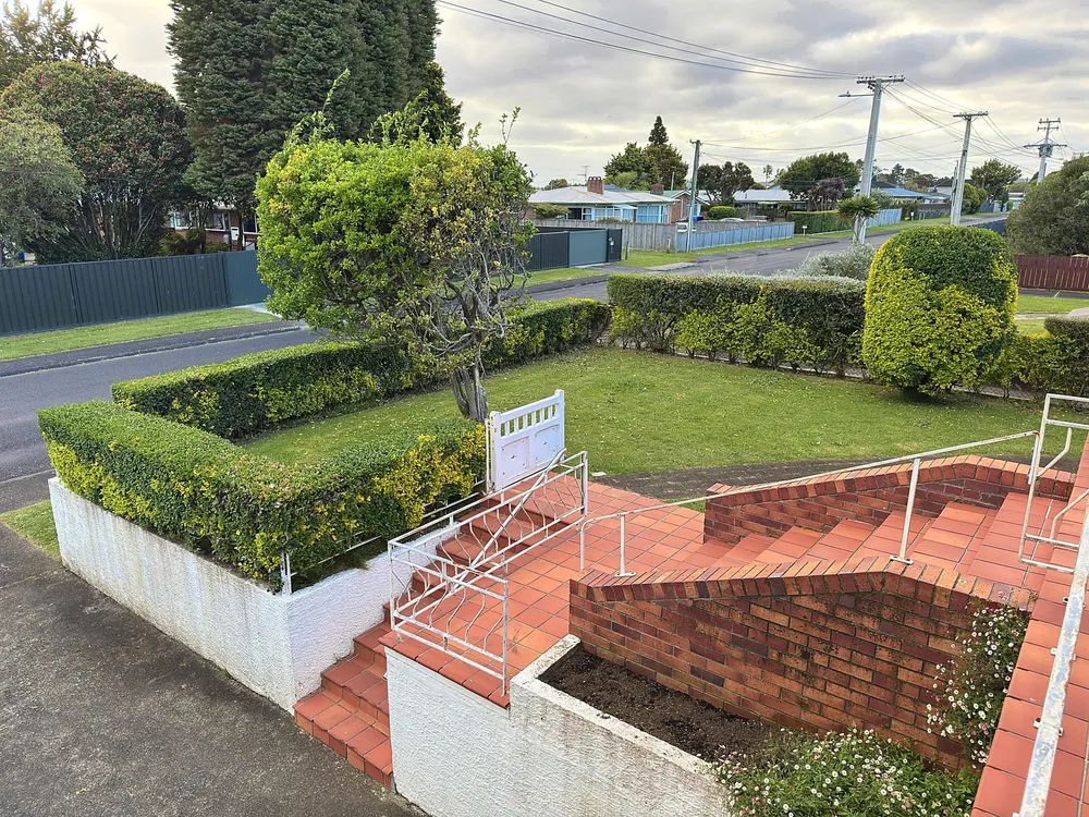 Photos of 23 Alma Crescent