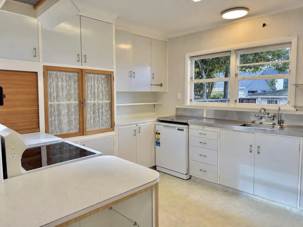 Photos of 23 Alma Crescent