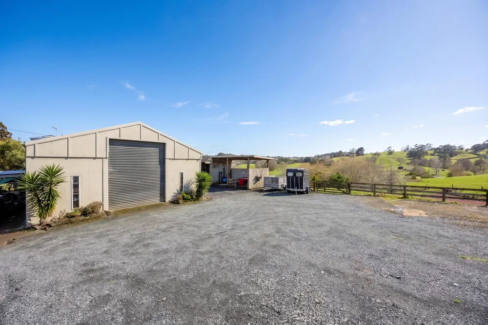 Photos of 31 Frost Road