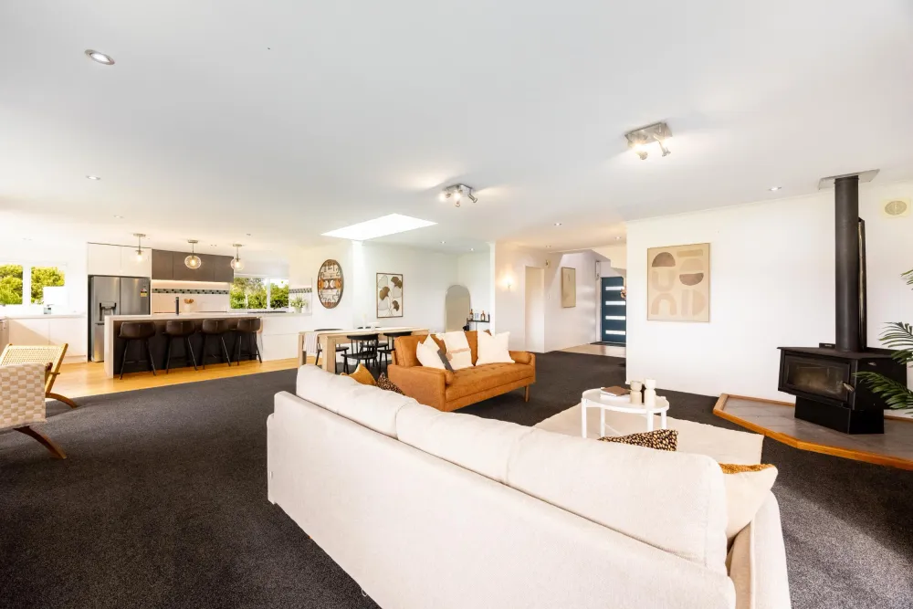 Photos of 31 Frost Road