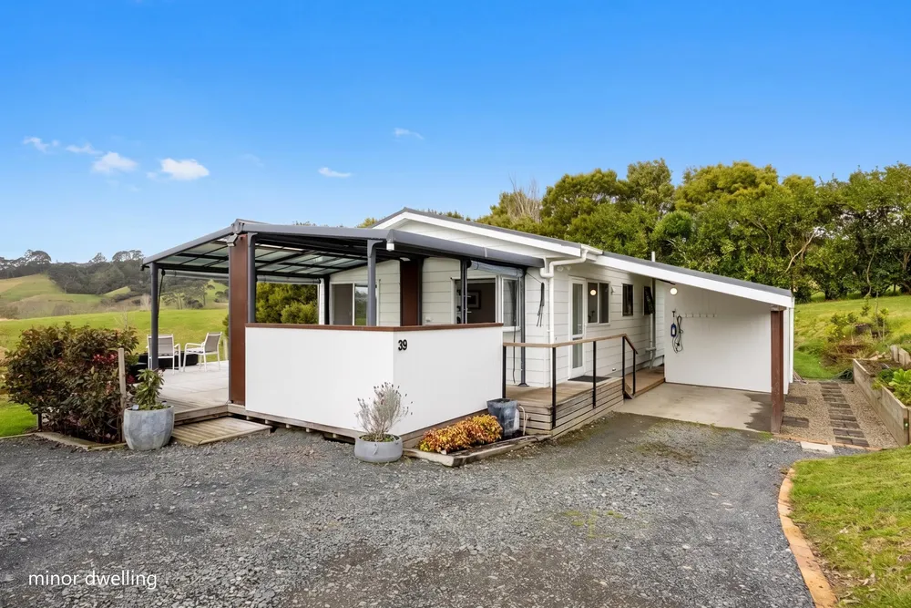 Photos of 31 Frost Road