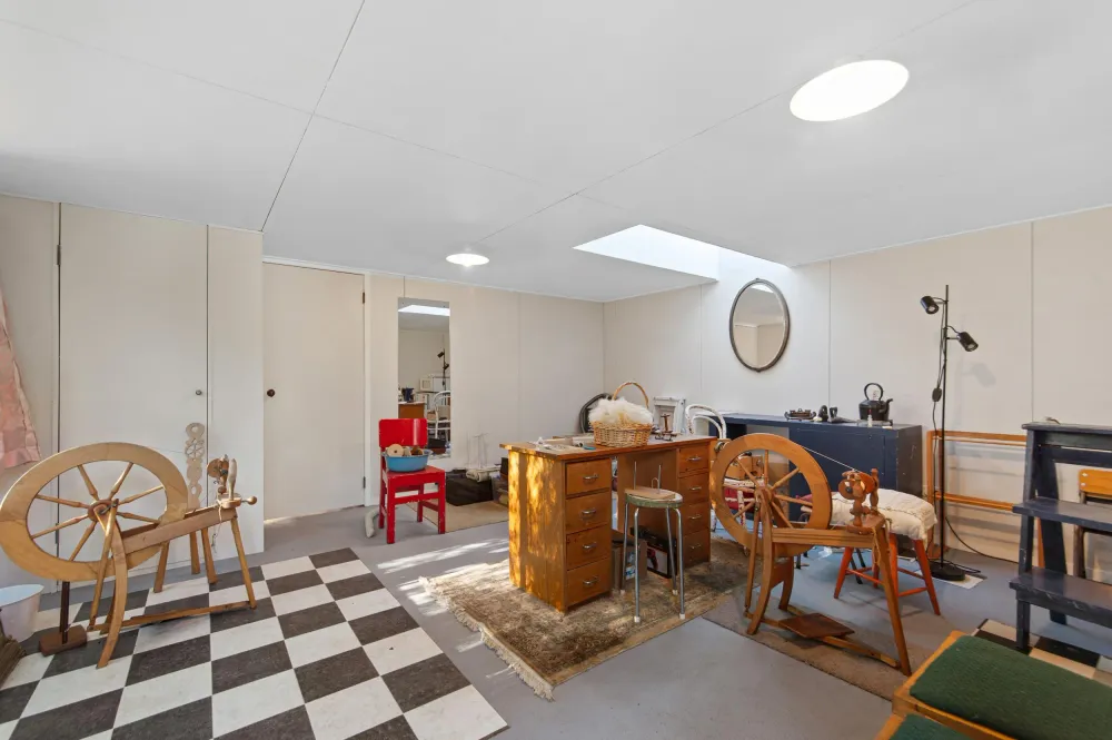 Photos of 1055 Tram Road