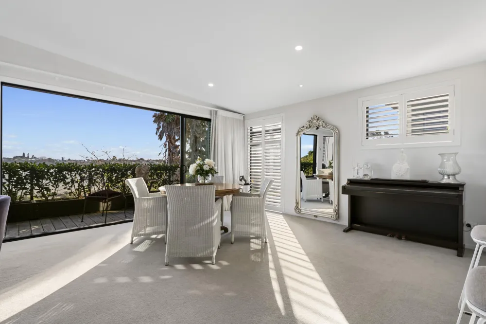 Photos of 1/107 Wharf Street
