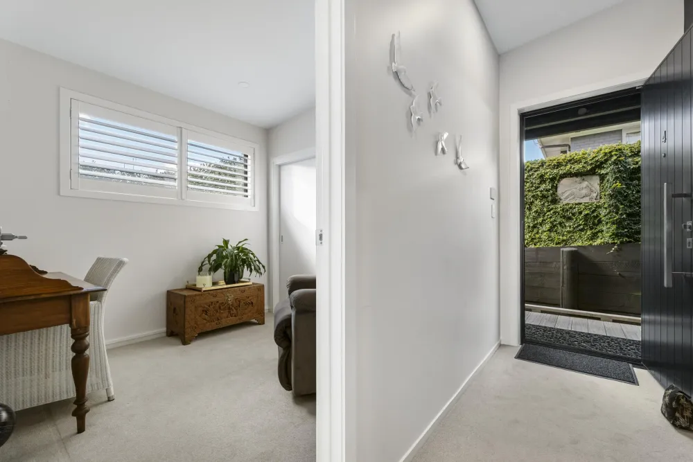 Photos of 1/107 Wharf Street