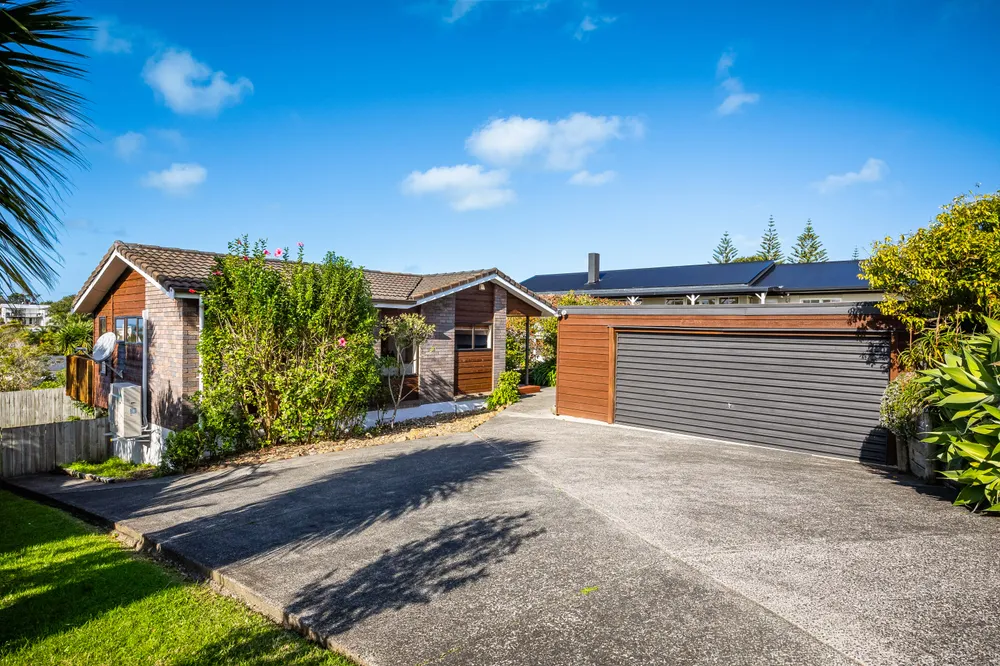Photos of 16 Halldene Terrace