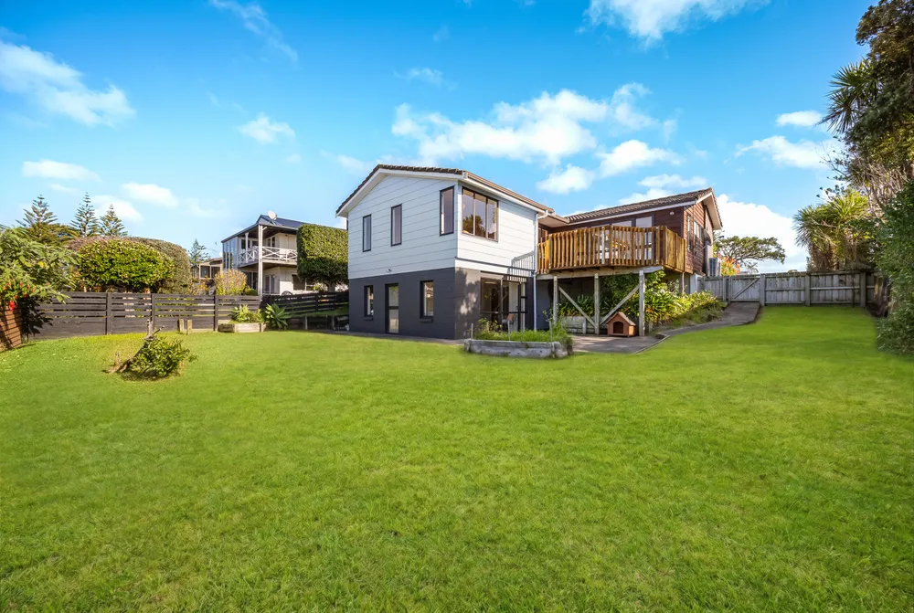 Photos of 16 Halldene Terrace