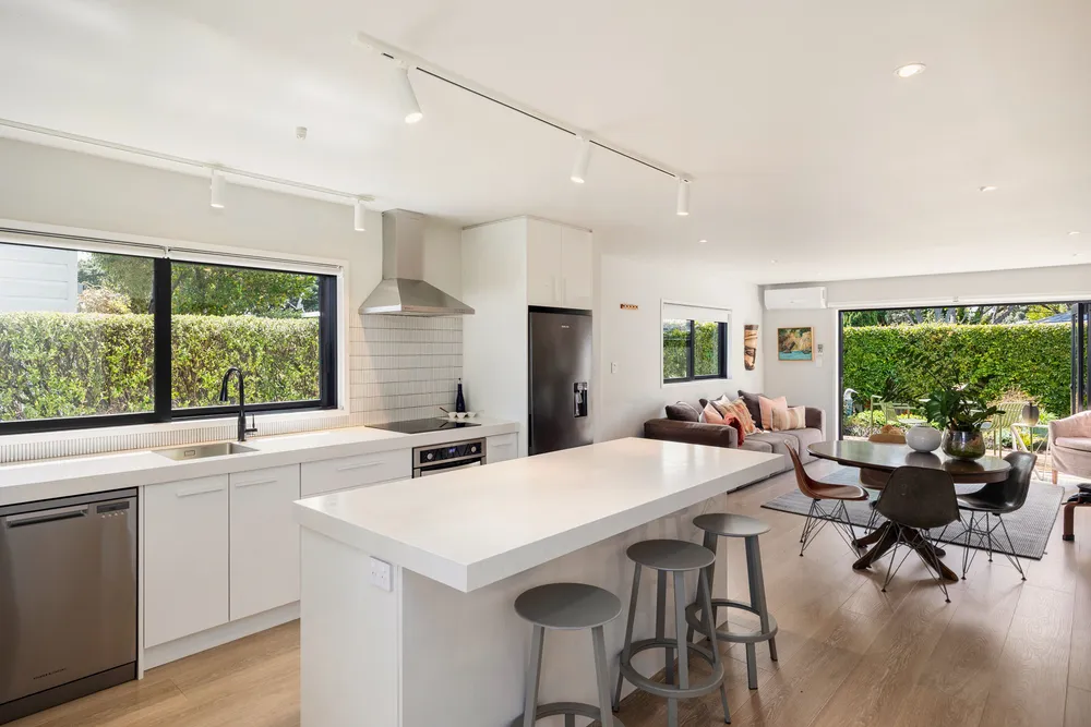 Photos of 12A Amandale Avenue