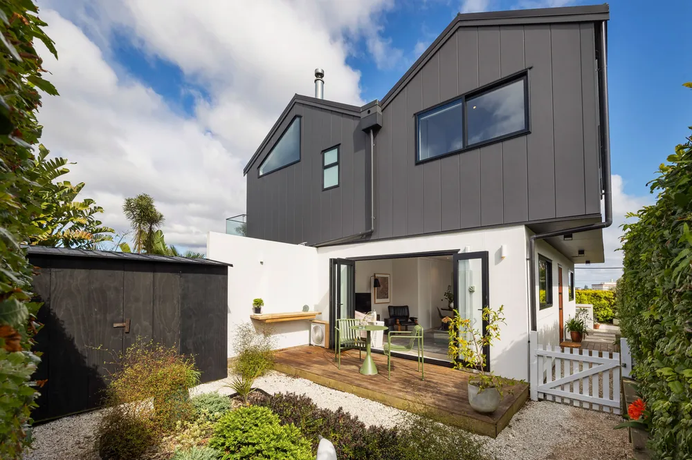 Photos of 12A Amandale Avenue