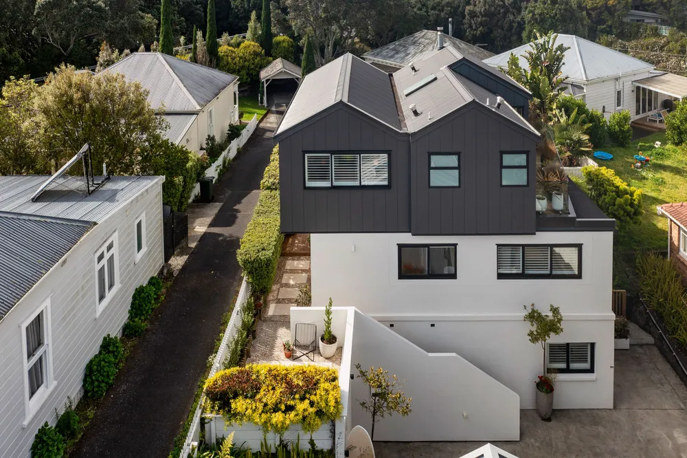 Photos of 12A Amandale Avenue