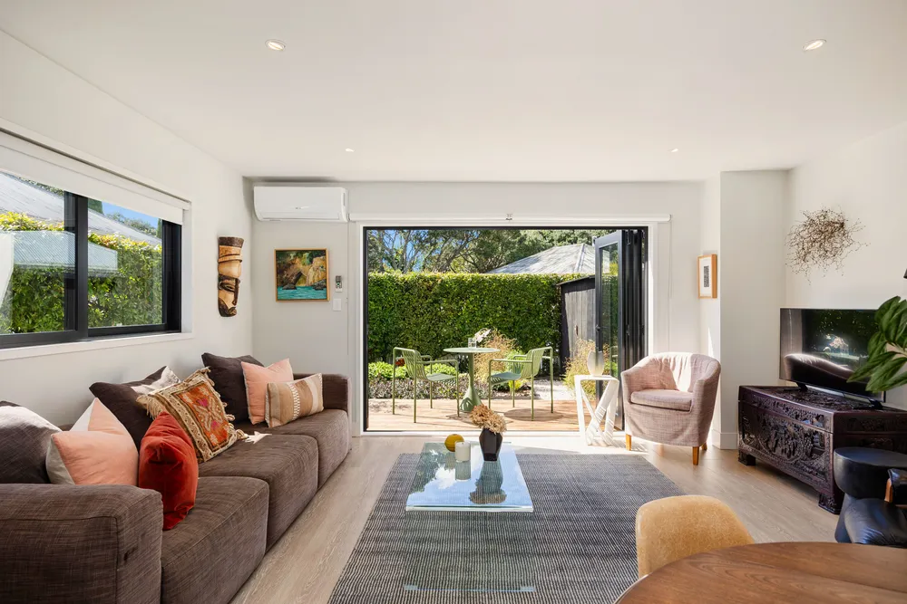 Photos of 12A Amandale Avenue