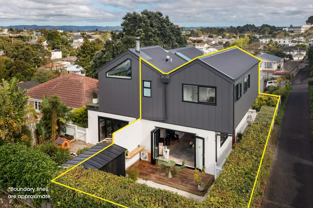 Photos of 12A Amandale Avenue