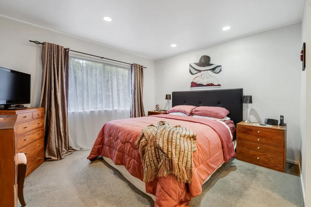 Photos of 12 Cayman Place