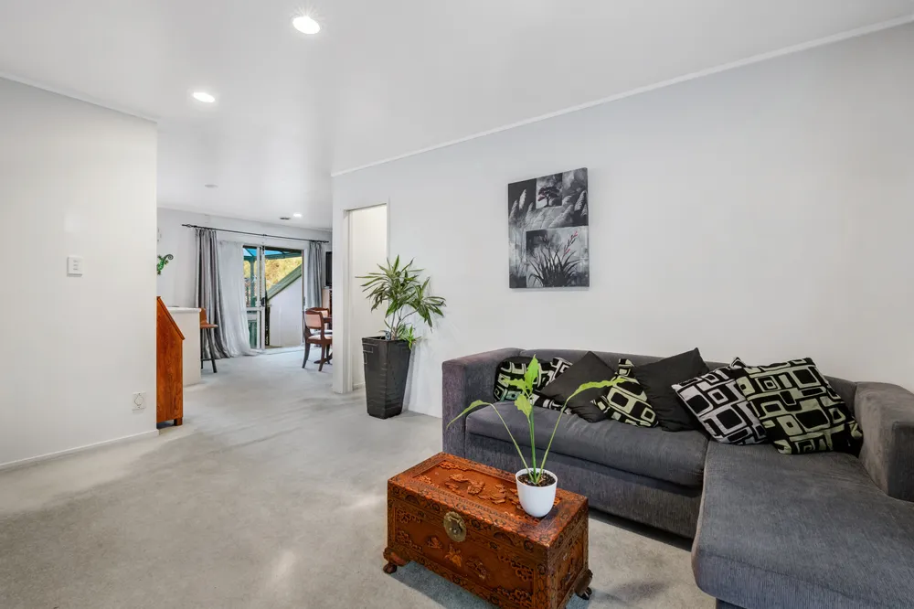 Photos of 12 Cayman Place