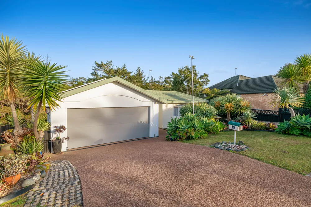 Photos of 12 Cayman Place