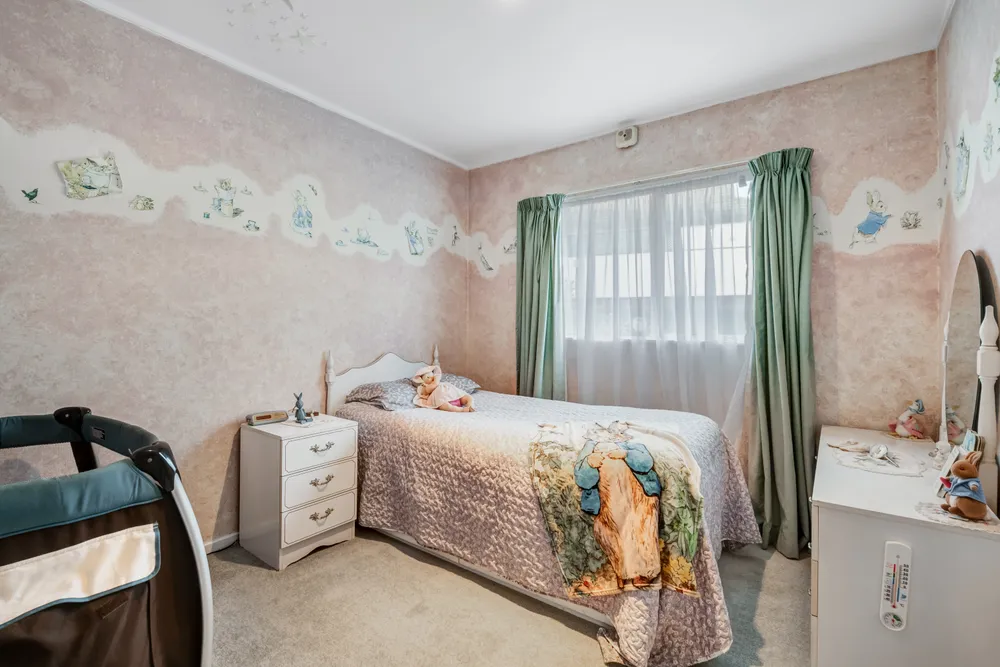 Photos of 12 Cayman Place