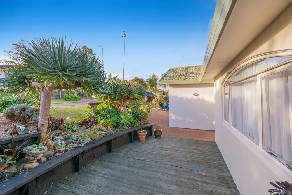 Photos of 12 Cayman Place