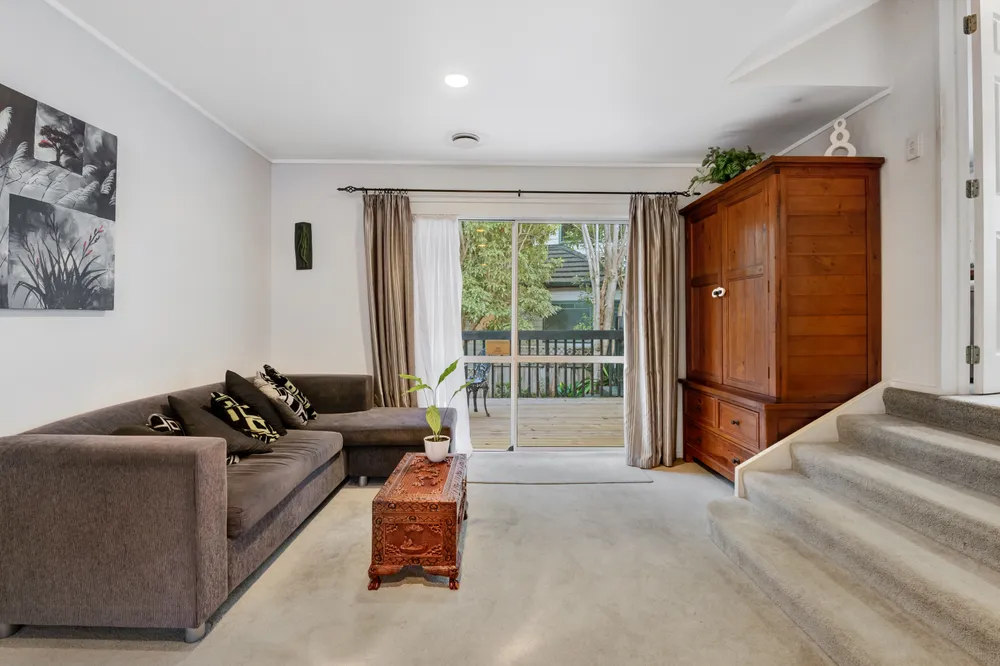 Photos of 12 Cayman Place
