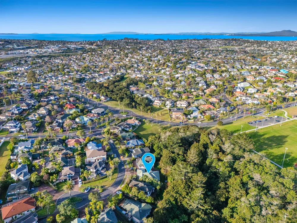 Photos of 12 Cayman Place
