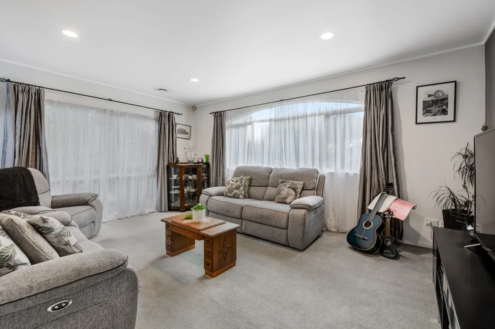 Photos of 12 Cayman Place
