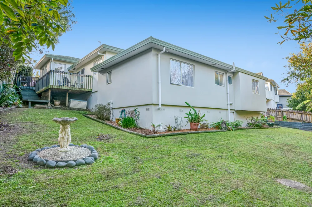 Photos of 12 Cayman Place