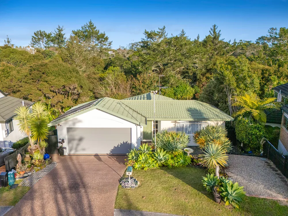Photos of 12 Cayman Place
