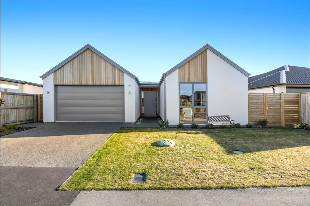 Photos of 8 Waterford Farm Road