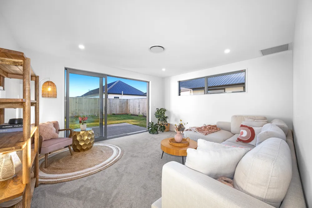 Photos of 8 Waterford Farm Road