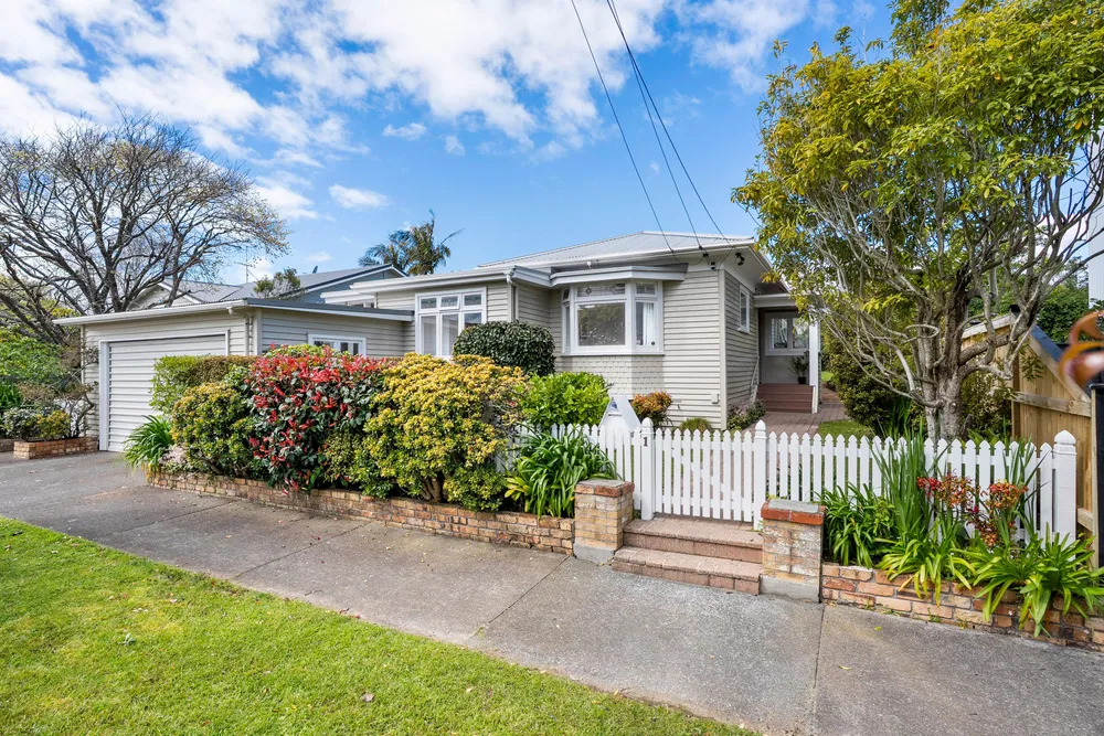 Photos of 1 Ngapawa Street