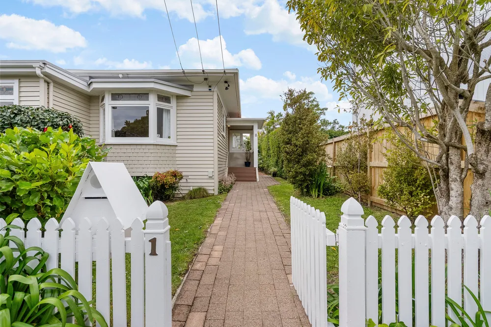 Photos of 1 Ngapawa Street