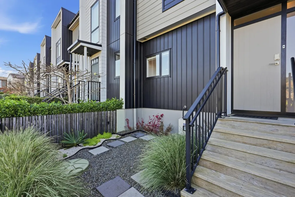 Photos of 125 Bonair Crescent