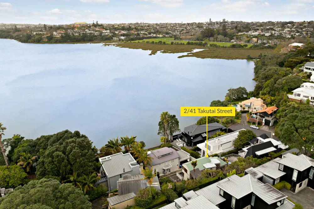 Photos of 2/41 Takutai Street
