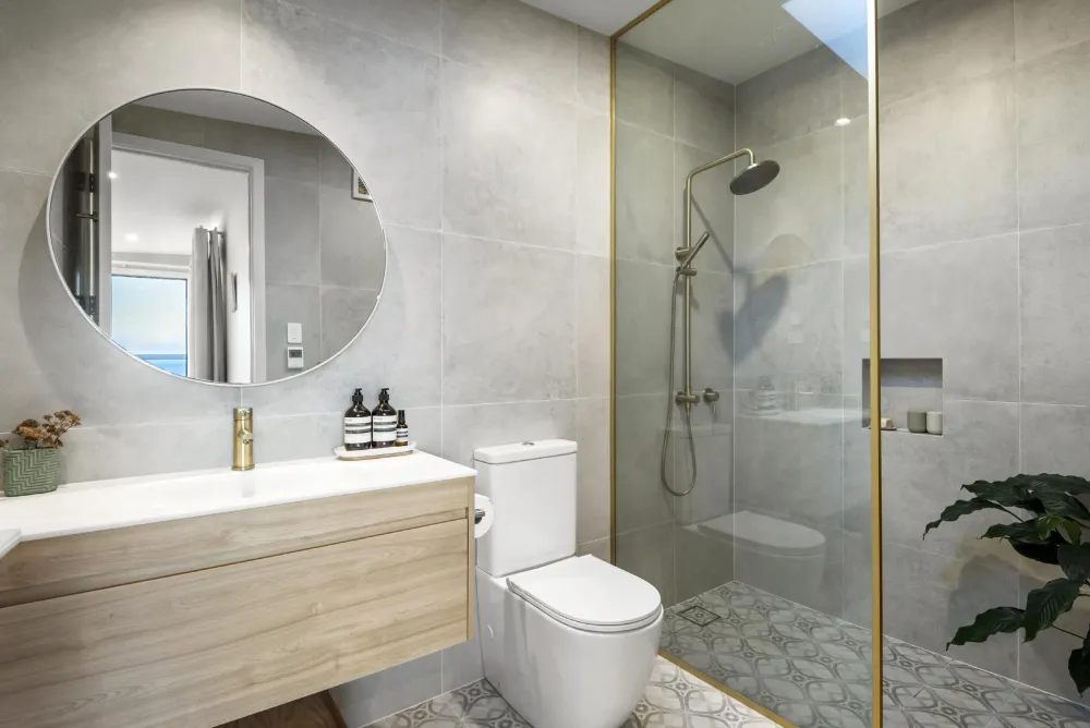 Photos of 1B Winsomere Crescent