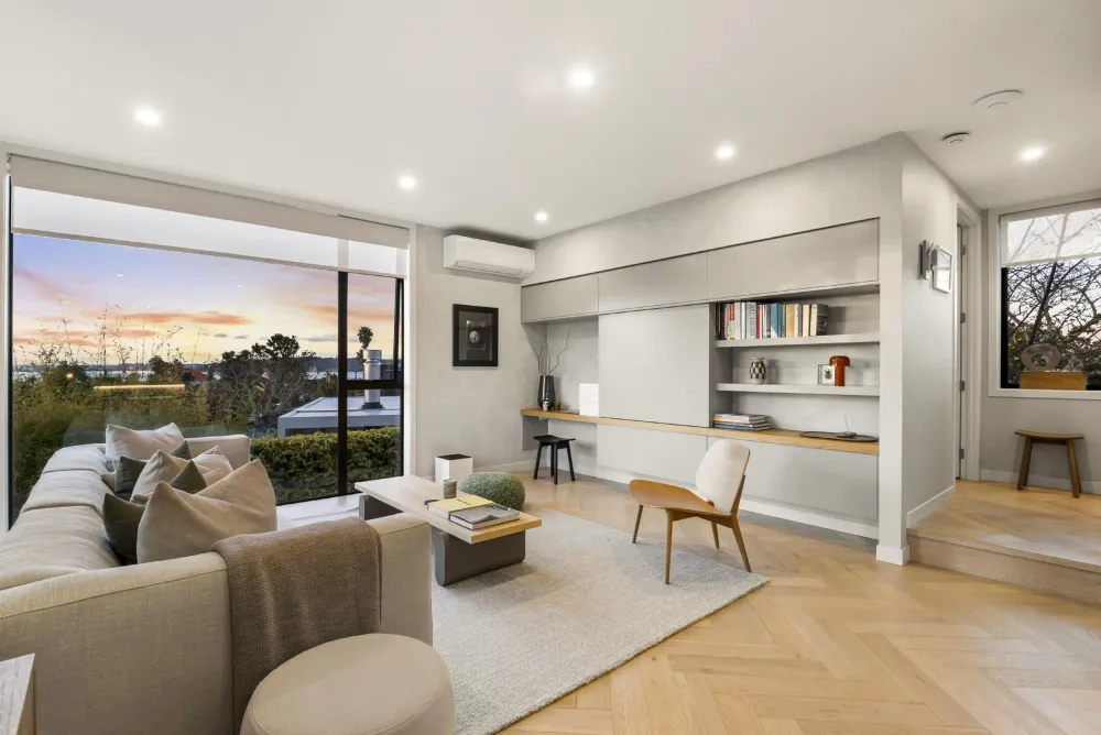 Photos of 1B Winsomere Crescent